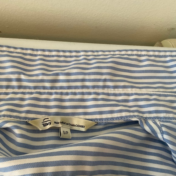 Tilley Long Sleeves shirt, Gently Used - Wash & Wear, Perfect to Travel 🧳! - Picture 6 of 8